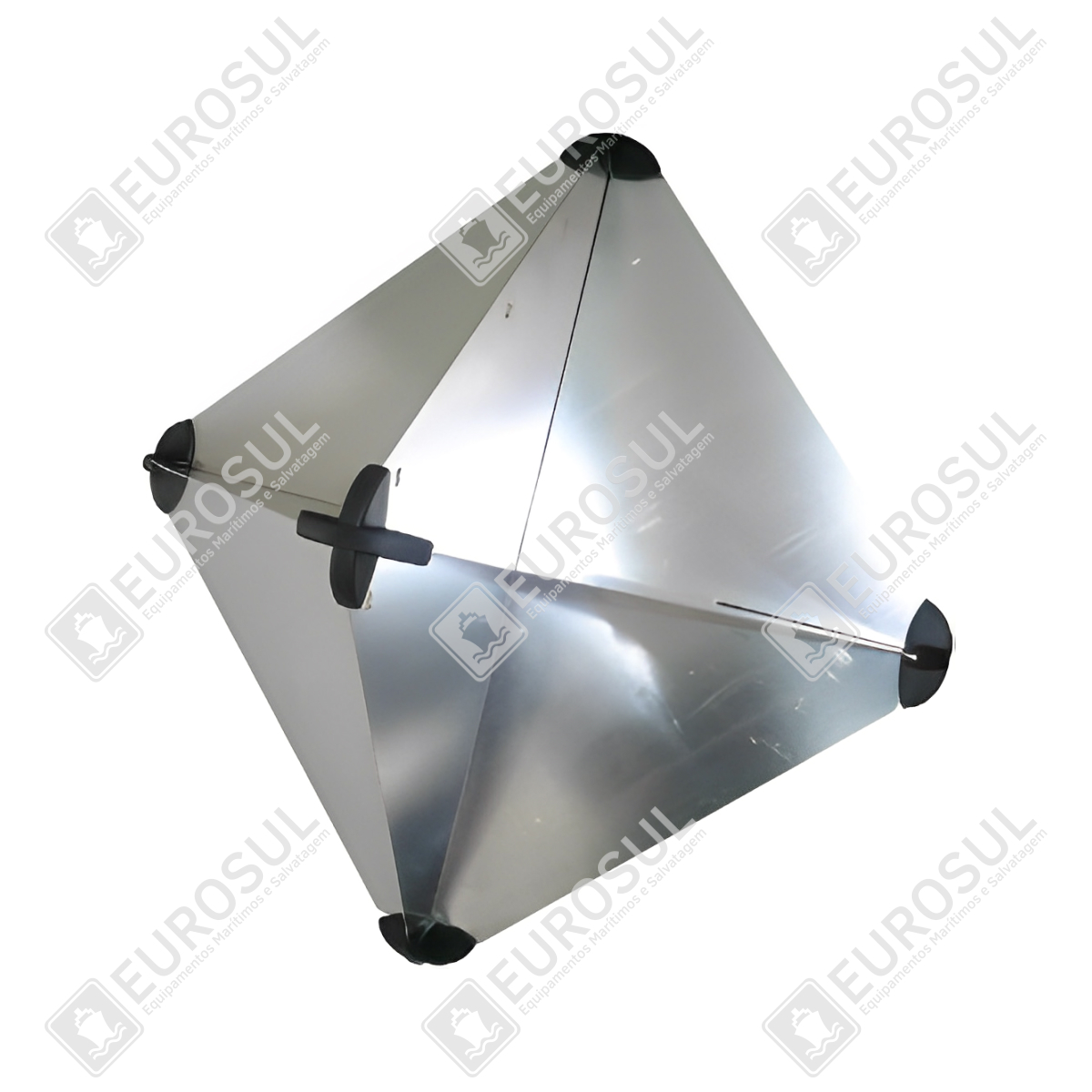 Refletor de Radar INOX octaédrico em alumínio, vista angular, mostrando detalhes do acabamento e conectores pretos.