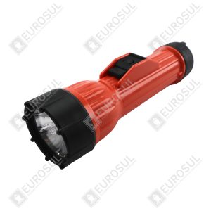 Lanterna BrightStar 2217 LED em vista diagonal; corpo laranja, lente preta e botão superior visível.